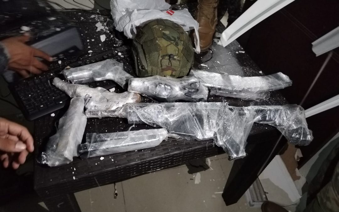 Armas, municiones y explosivos incautados en el Centro de Privación de Libertad Provisional N° 2 y 5