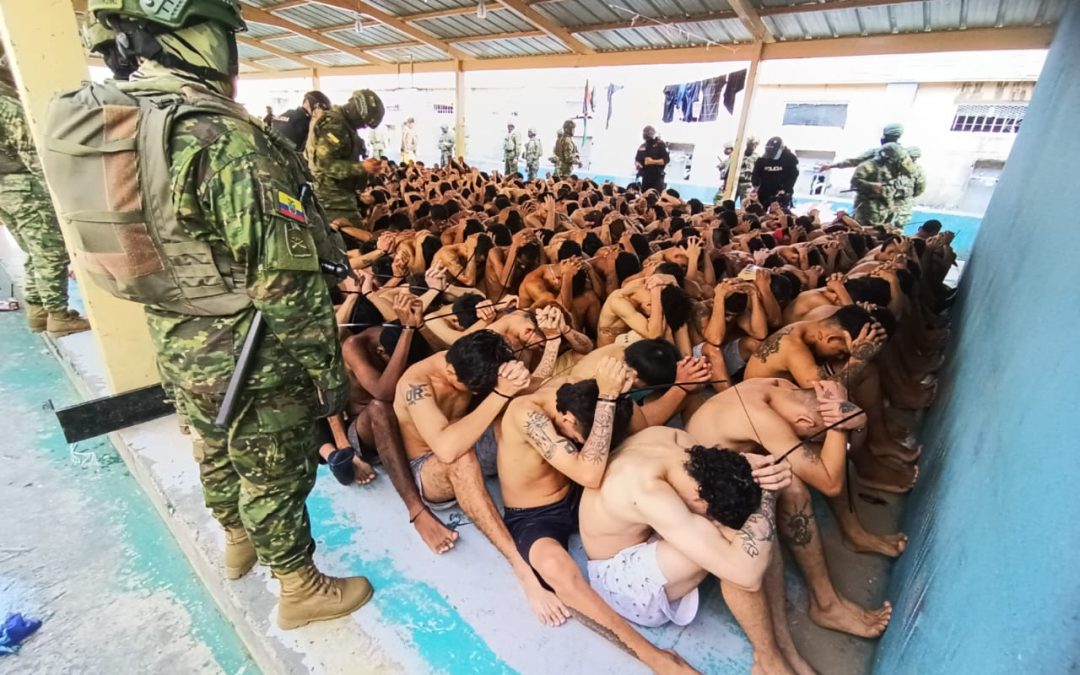 Gran despliegue militar y policial en nueva intervención al Centro de Privación de Libertad N° 1 Guayas